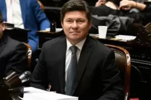 Un diputado de LLA se despeg� de Adorni: "Solo pondr�a las manos en el fuego por Milei"