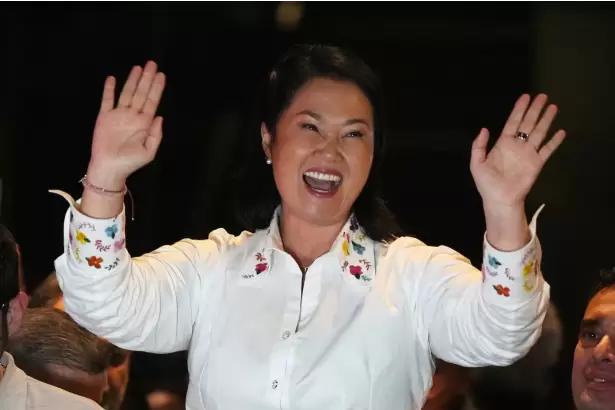 Fujimori ampl�a su estrecha ventaja en Per� y S�nchez llama a defender el voto