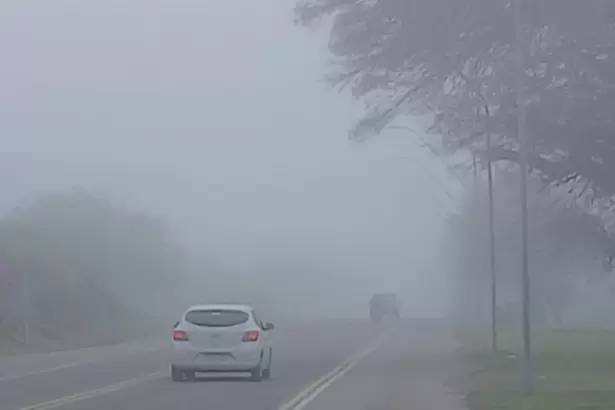 Densa neblina cubri� el Valle Central: piden extremar las precauciones al transitar