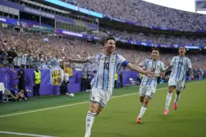 Messi brill� y Argentina le gan� a Argelia en su debut en el Mundial