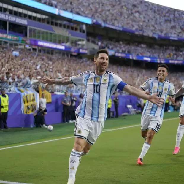 Messi brill� y Argentina le gan� a Argelia en su debut en el Mundial