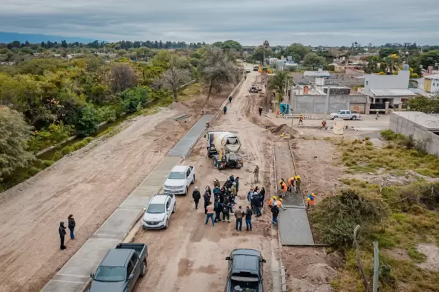 Iniciaron los trabajos de urbanizaci�n en el barrio 140 Viviendas de Valle Viejo