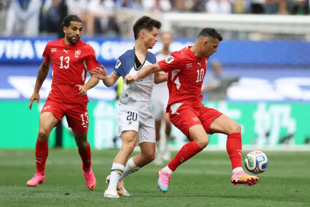 Suiza gole� a Bosnia y qued� a un paso de los 16avos de final