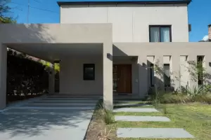 Investigan si Adorni hizo m�s compras para su casa del country y analizan m�s chats