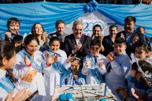 Tapso celebr� sus 200 a�os con un acto, entrega de bicicletas y un gran desfile