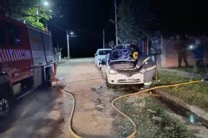 Catamarca: un autom�vil se incendi� durante la madrugada en Chumbicha