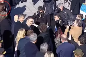 El gesto de Milei con Villarruel en el acto por el D�a de la Bandera que no mostr� la transmisi�n oficial