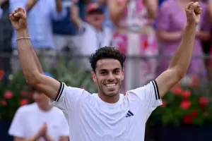 Cer�ndolo hizo historia en Queen's y jugar� la final del prestigioso ATP 500 de Londres