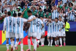 Tras el esc�ndalo por el padre de Messi, el plantel de la Selecci�n qued� furioso con un periodista