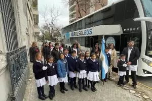 Once alumnos de Catamarca viajaron casi 900 kil�metros para hacer su promesa a la bandera