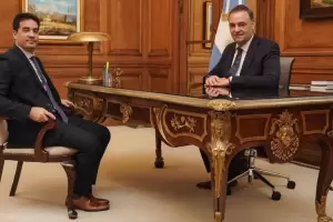 Manuel Adorni se reuni� con Adri�n Ravier antes de su jura como vocero presidencial