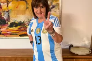 Milei y funcionarios del Gobierno celebraron el triunfo de Argentina ante Austria