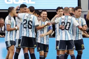 Argelia venci� 2-1 a Jordania y confirm� la clasificaci�n de Argentina como l�der del Grupo J