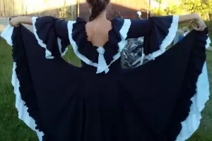 Desesperada b�squeda de un porta trajes perdido: bailarina catamarque�a pide ayuda