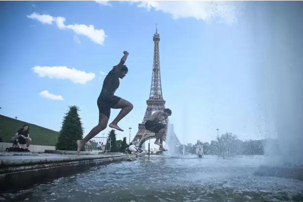Infierno en Europa: una hist�rica ola de calor derrite sem�foros y colapsa servicios