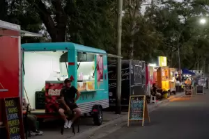 Poncho 2026: habilitan la inscripci�n digital para food trucks del "Espacio Capital"
