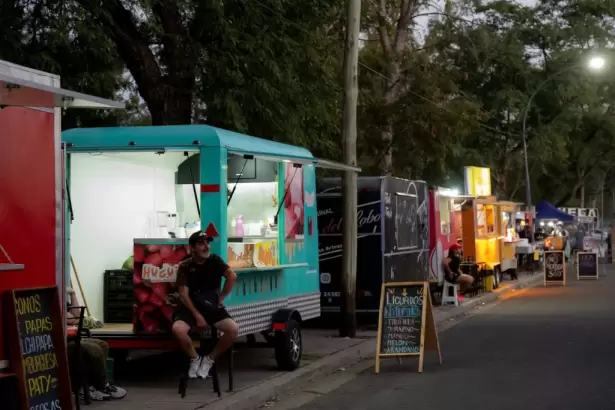 Poncho 2026: habilitan la inscripci�n digital para food trucks del "Espacio Capital"