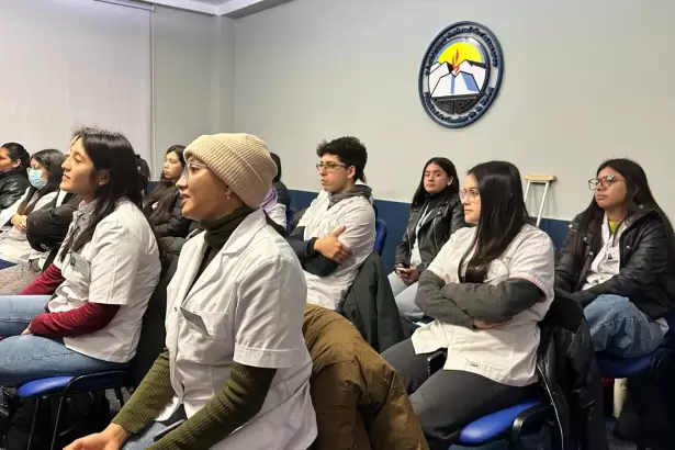 Ciencias de la Salud y Desarrollo Social sellan convenios formativos
