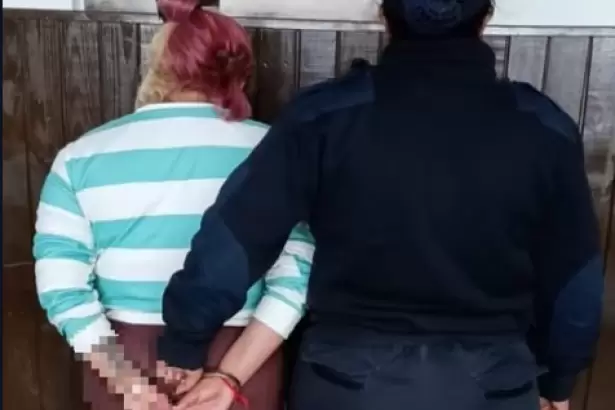 Agredi� a otra mujer con un hierro y termin� detenida