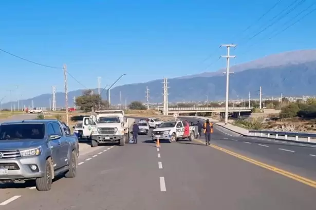 Tragedia: identifican al motociclista que muri� tras chocar con un cami�n de Vialidad Provincial