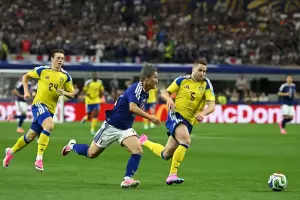 Jap�n empat� con Suecia y ser� rival de Brasil en los dieciseisavos