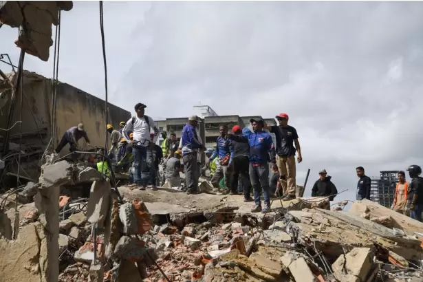 Ascienden a 589 los muertos y casi 3.000 heridos por el doble terremoto en Venezuela
