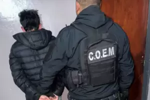 Tras una persecuci�n, aprehenden a un joven e incautan una motocicleta