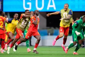 RD Congo logr� un hist�rico triunfo ante Uzbekist�n y se clasific� como el mejor tercero