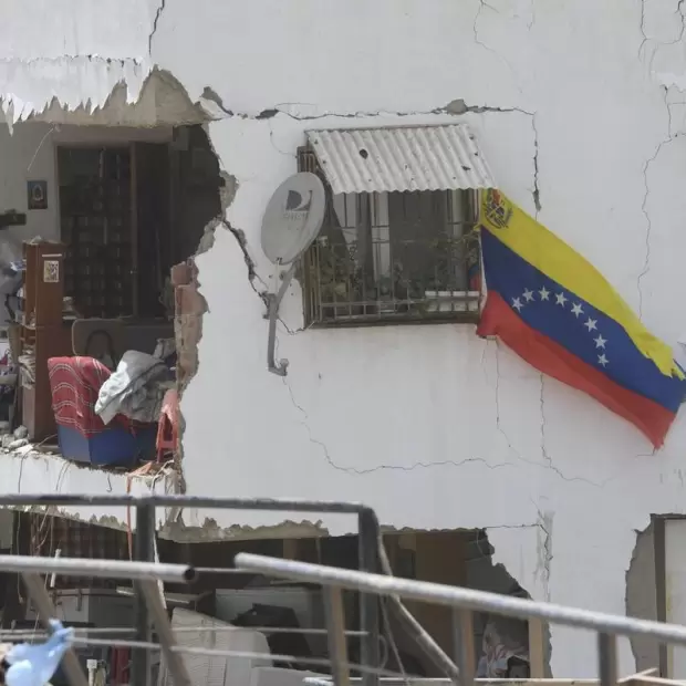 El r�gimen de Venezuela siti� el acceso a La Guaira, la zona m�s golpeada por los terremotos