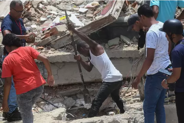 Una nueva r�plica volvi� a sembrar temor en Venezuela mientras contin�an los rescates
