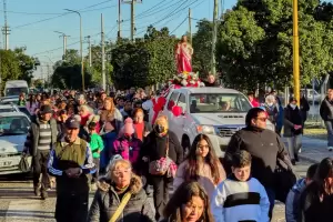 La comunidad del Sagrado Coraz�n de Jes�s cerr� el mes con una multitudinaria procesi�n
