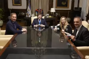 Milei cancel� su viaje al Mercosur para supervisar la transici�n en la Jefatura de Gabinete