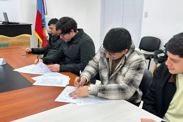 Convenio entre Miner�a y el Instituto Fasta por pr�cticas profesionalizantes