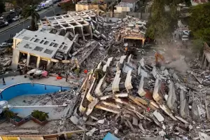 Confirman 1.943 muertos y 10.571 heridos tras los terremotos en Venezuela