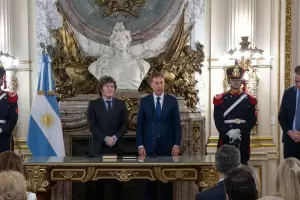 Santilli jur� como jefe de Gabinete en una ceremonia con respaldo de gobernadores