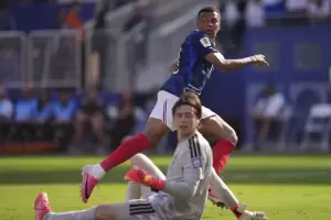 Francia gole� a Suecia y ser� rival de Paraguay en octavos de final