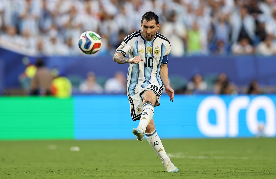 La IFFHS contradijo a la FIFA y eligió a Messi como el mejor jugador del Mundial