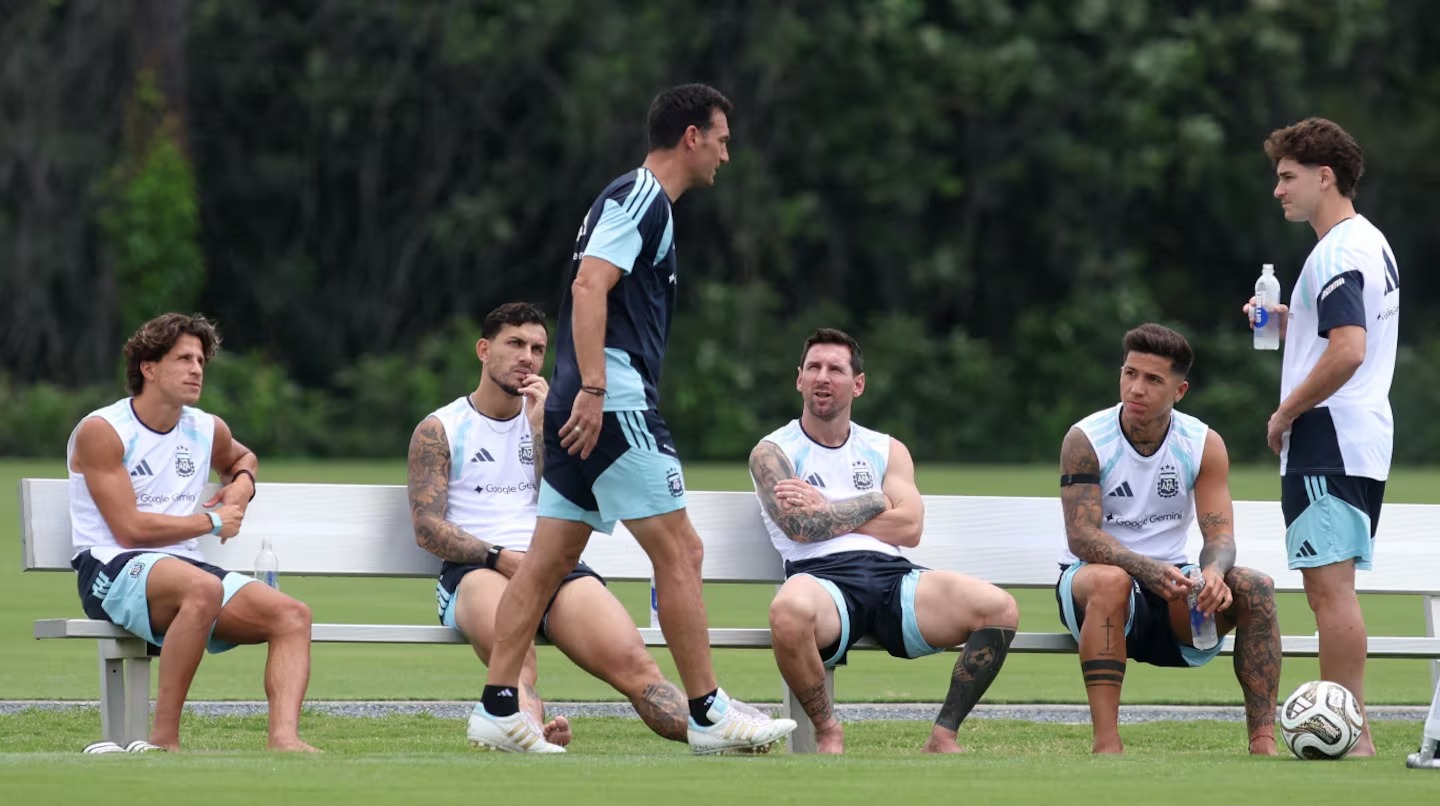 La Selección argentina realiza su última práctica para la final con España tras la demora por alerta de tormenta eléctrica