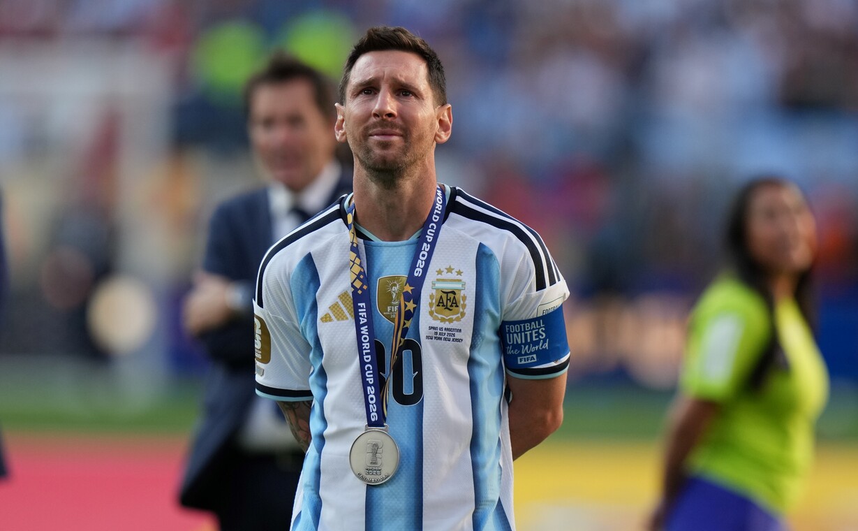 Messi no pudo contener las lágrimas tras recibir la medalla de subcampeón del Mundial