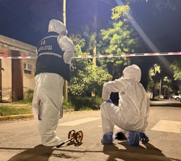 Investigan el presunto homicidio de una mujer en La Chacarita