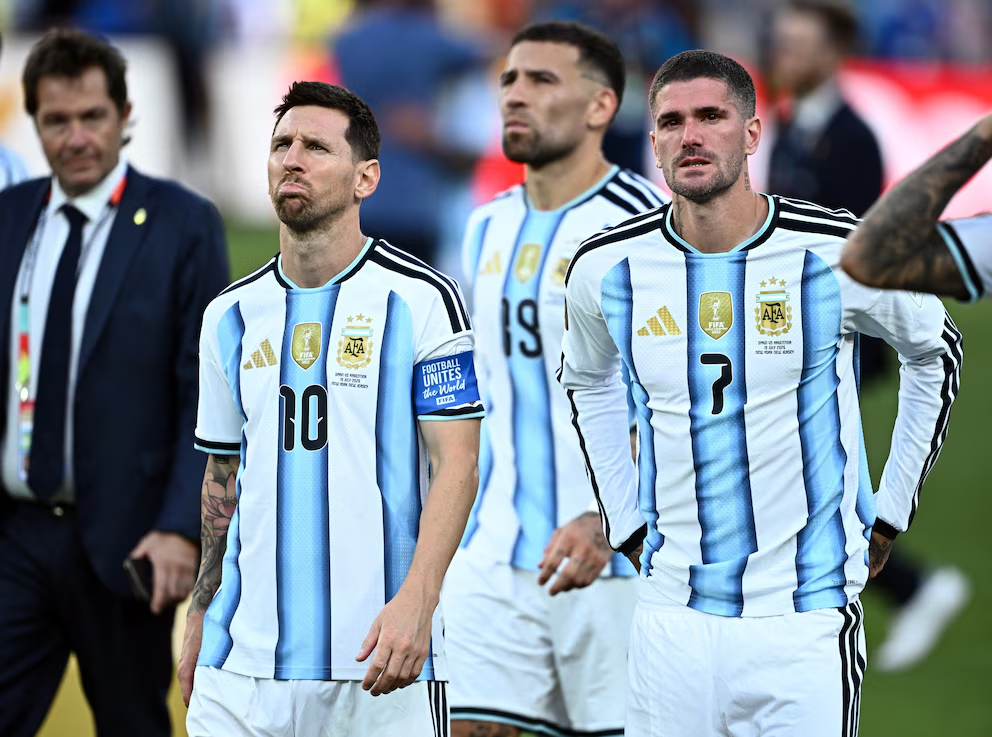 Messi no viene a la Argentina: el vuelo con parte del plantel llega esta tarde a Ezeiza