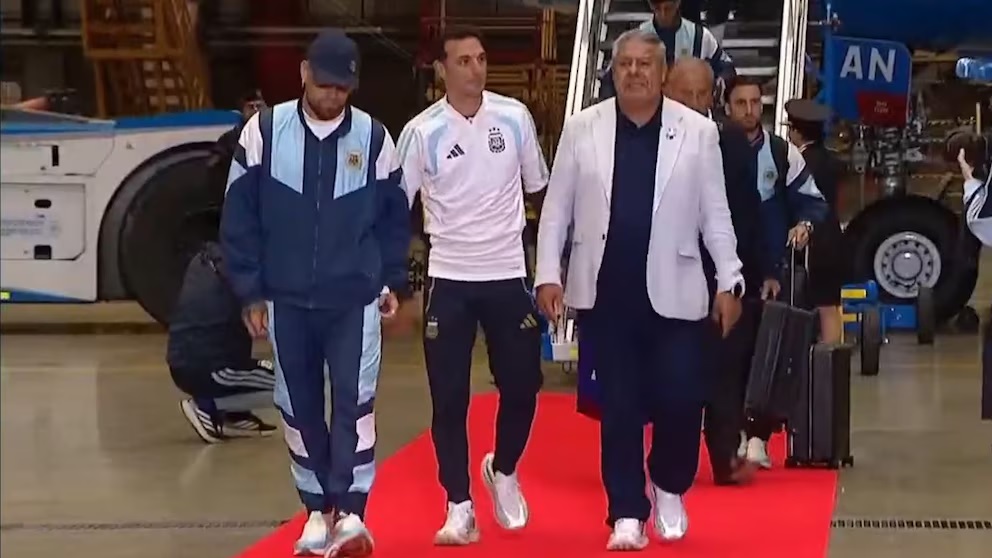 Emotivo recibimiento: la Selección Argentina regresó al país tras la final del Mundial