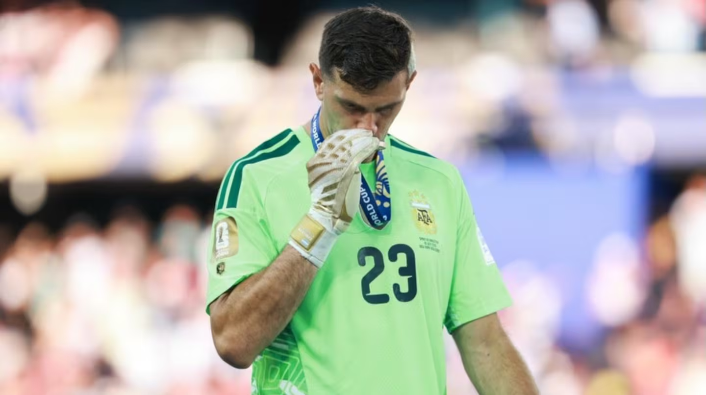 El Dibu Martínez puso en duda su continuidad en la Selección: "Tengo que ver..."