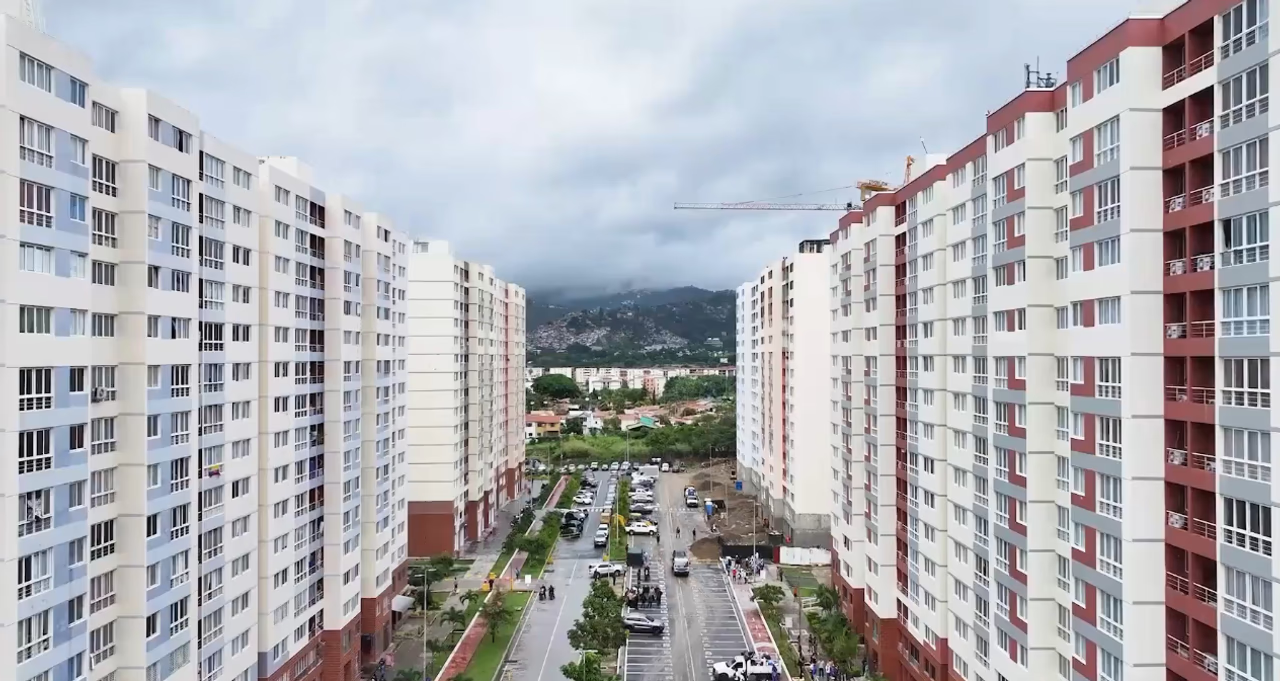 Venezuela evalúa terrenos para construir más de 25.000 viviendas antisísmicas