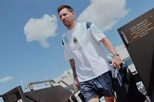 Argentina arrib� a Miami para el duelo ante Cabo Verde por los dieciseisavos de final