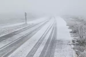 Habilitan el tr�nsito en el Camino a El Rodeo pero persisten las advertencias por nieve