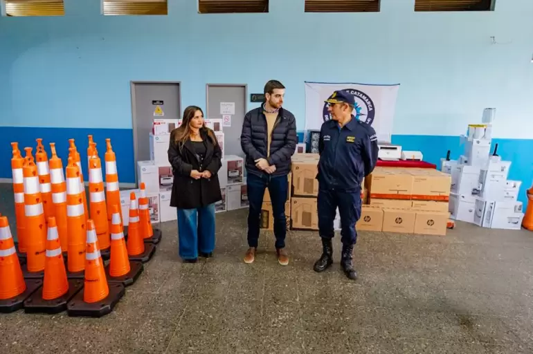 policia equipamiento