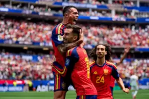 Espa�a gole� 3-0 a Austria, avanz� a octavos y ahora espera por Portugal o Croacia