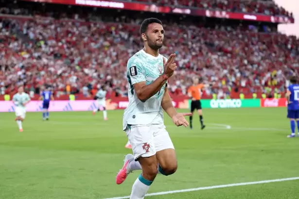 Con pol�mica en el final, Portugal elimin� a Croacia y va por Espa�a