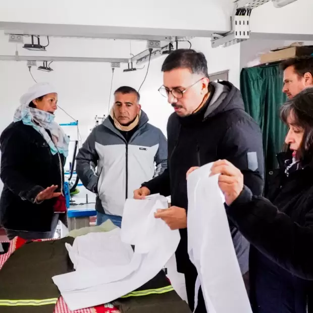 Castro recorri� emprendimientos textiles y proyectos industriales en Los Varela